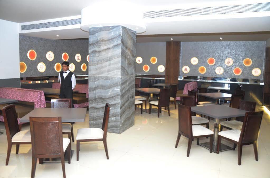 Oyo 710 Hotel Kshitij Pune Exterior photo
